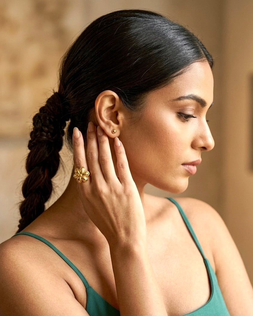 Golden Daisy Ring