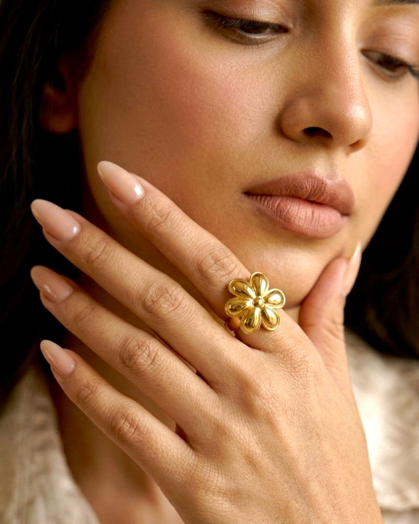 Golden Daisy Ring