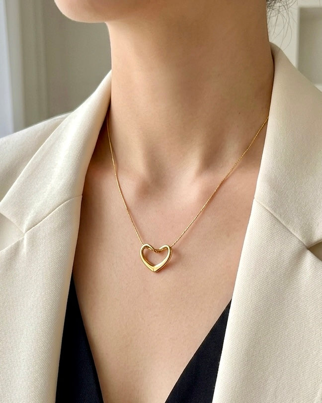 Golden Heart Glow Necklace